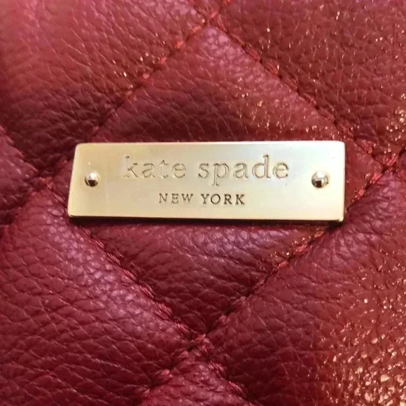 Kate Spade Quilted Gold Coast Maryanne red leather bath with gold hardware. - Picture 2 of 12